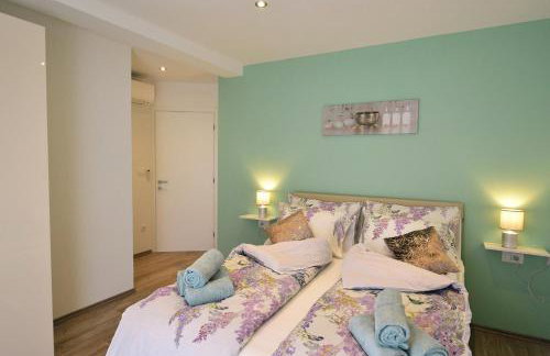 Villa Perla with swimming pool, Lovran - Opatija - Photo 17