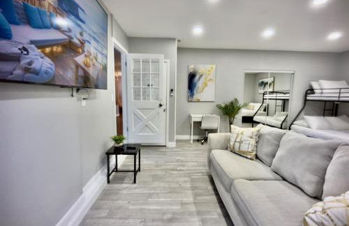 Luxury 4BR Getaway with Heated Pool & Cozy Vibes! - Foto 18