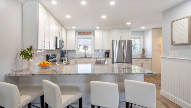 Beachfront Hot Tub Covered Lounge Backyard Beach by Avantstay - Foto 4, Interior