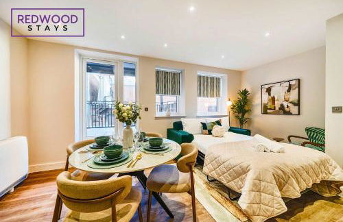 Brand New Town Center, Free Fast WiFi, Balcony By Redwood Stays - Foto 49