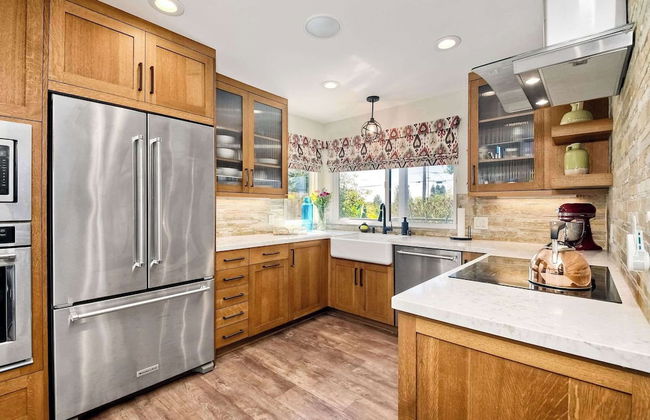 Fresh & Modern 3 BDR Just Blocks From Beach! - Photo 6