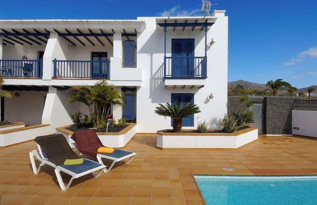 Remarkable 2-bed Apartment in Playa Blanca - Photo 8