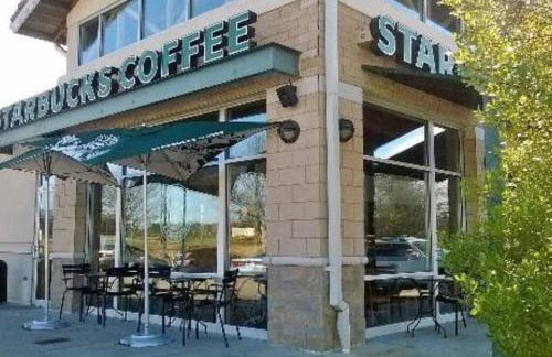 The Montgomery Manor - 5 Bedroom 4 Bath with Pool and Garage - Foto 42