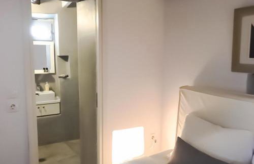 Thomas Traditional House in Chora - Photo 15