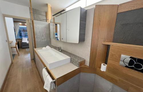 "R&P apartment", short term stay, elegant design, Bisceglie metro station, easy for San Siro and Fiera Milano, free parking - Foto 19