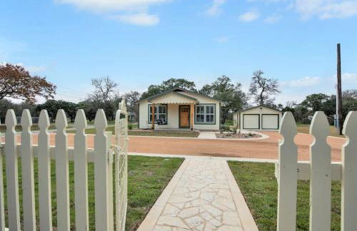 Upscale Home With Pool and Firepit - Close to Mercer St! - Foto 2