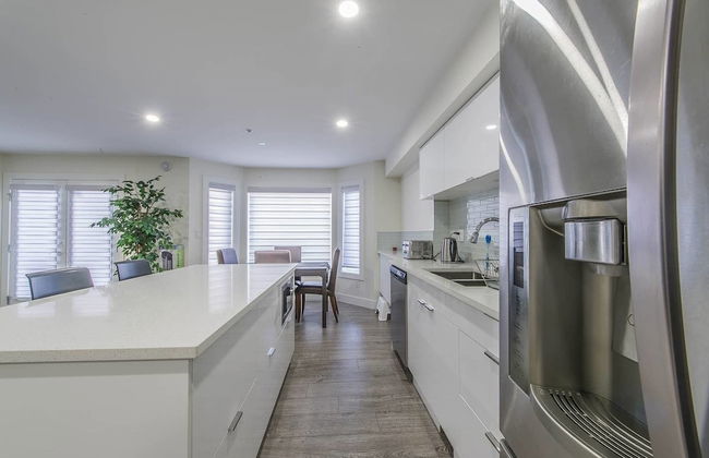 Private Luxurious Suite for Beach Getaway - Photo 4