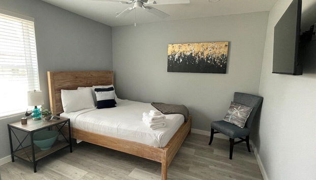 Charming 2 Bedroom, 1 Bath Duplex Just Blocks From the Beautiful Beachfront - Foto 2, Habitación