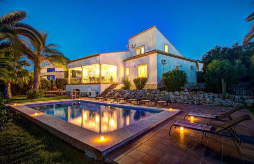 Villa Cabriel by Villa Plus - Photo 29