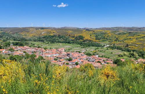 Quintinha dos Emigrantes - Foto 1