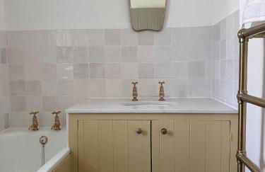 The Old Piggery, countryside barn with hot tub - Foto 34