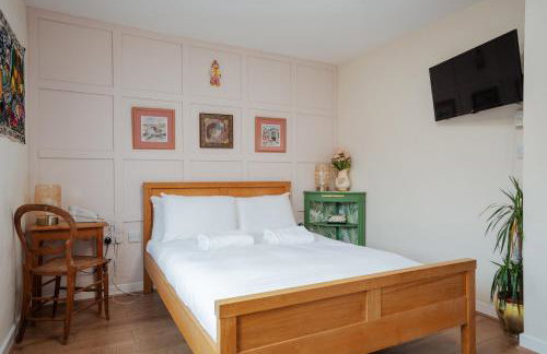 2 Bedroom Home with Garden and Free Parking - Foto 44