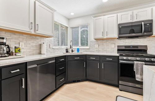 Bedroom house in prime location by the village - Foto 9