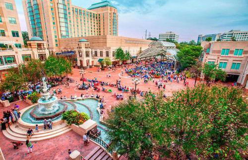 Peaceful Luxury 3 beds*Lake*Kitchen*LaundryMetro - Foto 49