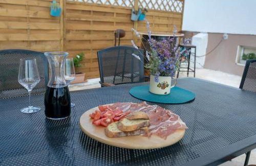 Kuća za odmor M&J s grijanim bazenom - Photo 7