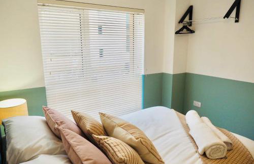 Modern & Stylish 3 Bedoom Home in Taunton - Photo 13