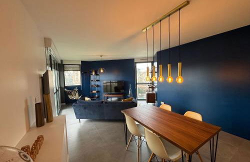 La Business class - Standing - Tramway - Parking - Foto 7