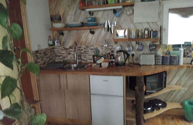 Unique 2-bed Cabin in Llanelli - Foto 6