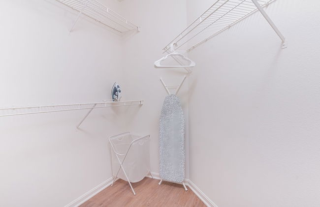 VA - Avalon - Apt 302 - Photo 18