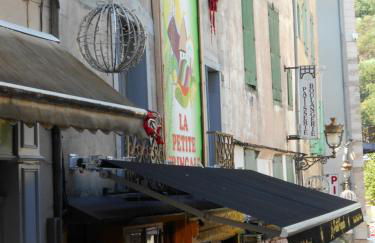 BELLE appartement T2 neuf et en plein centre - Foto 23