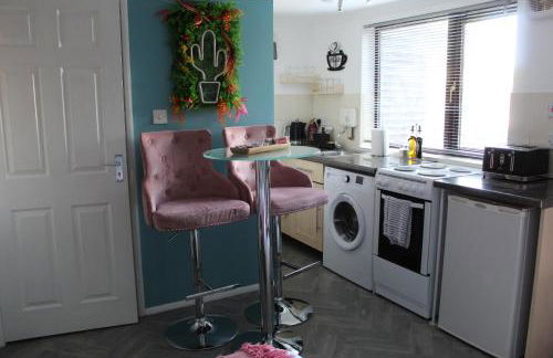 Thorpe Park Studio - Detached Stay & Free Gated Parking - Foto 21