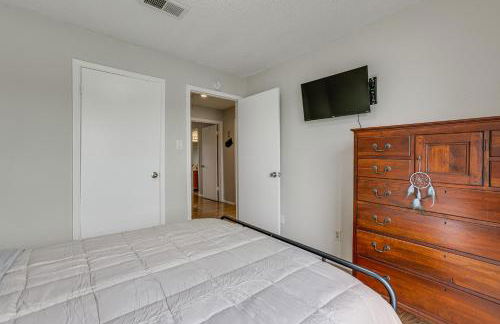 Lake-View Townhome with Pool Access in Houston Area! - Foto 25