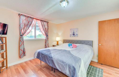 Lakefront Family Retreat with Private Dock! - Foto 12