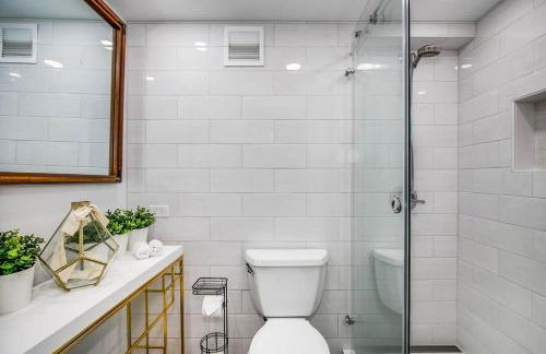 Luxury Beachfront Condo - Photo 14