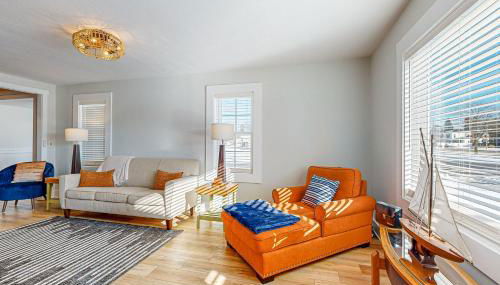 Walk to Beach and Dtwn East Tawas! Lake-View Retreat - Foto 3