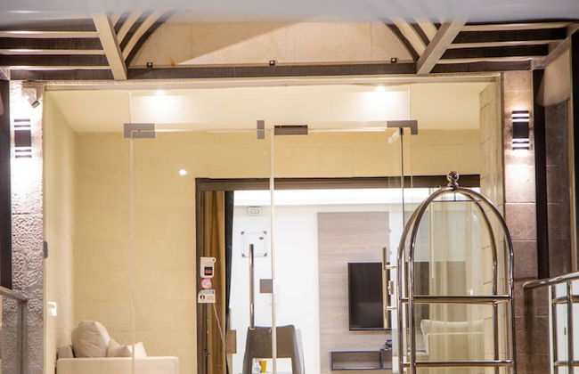 Triple A Hotel Apartments - Photo 2