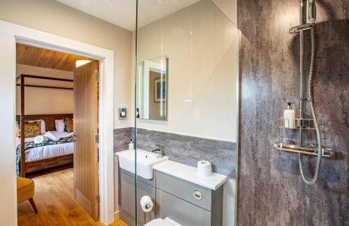 Breckland Lodge 4 with Hot Tub - Foto 8