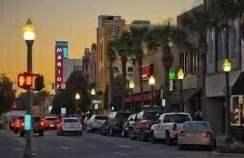 Historic Carriage House Downtown 2 bedroom 1 bath - Foto 43