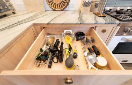 Modern indoor-outdoor living wHot Tub Walk to Beaches & Mountain Trails - Foto 48