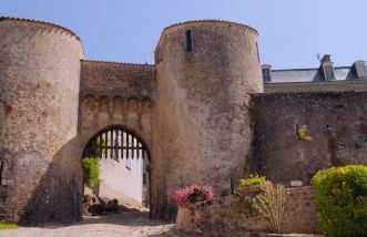 Number 22 - Le Dorat - Apartment 3 with garden & free parking - Foto 28