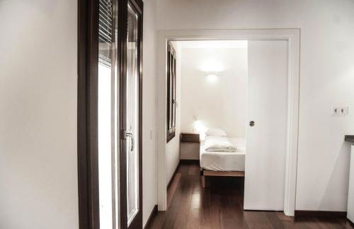 Barcelona Beach Apartments - Photo 23