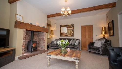 Orchard House, Castle Carrock, luxurious, characterful cottage with hot tub and countryside views - Foto 3