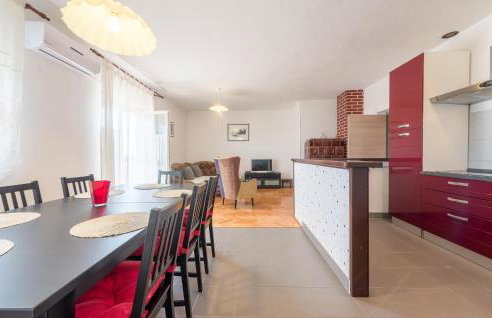 Gorgeous Apartment In Stara Vas - Photo 14