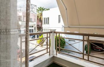 Rustic Boutique Apartment with Live Olive Tree & Private Parking - Photo 31