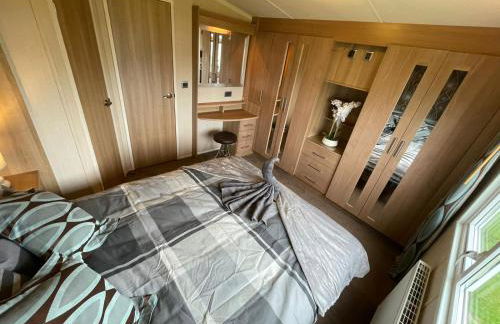 Millfields Holiday Park - Diamond Deluxe - Coastal Caravan Breaks - Foto 9