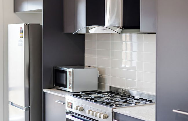 StayAU Charming 4BR Retreat Wyndham Vale - Foto 33