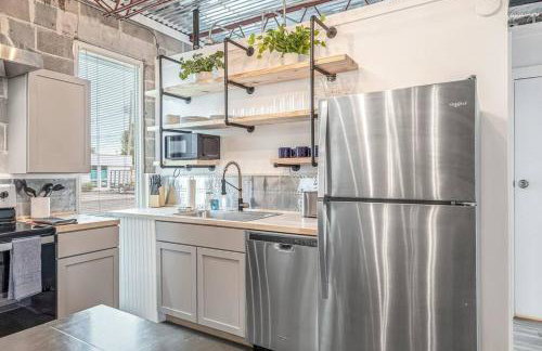 Livin Right Surf Loft: pickleball, basketball, close to the fun - Foto 13