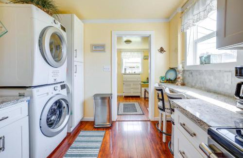 Walk to Gold Beach Charming Cottage with Yard! - Foto 12