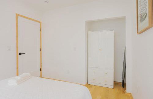 Luxury 3BD Short Walk to Airport - Foto 18