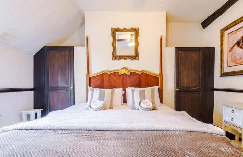 Spacious 5BR Home w/Game Room - Foto 66