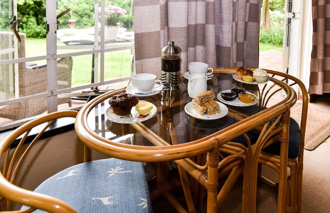 Charming Yellowwood Cottage for 2 People in Spacious Garden! - Foto 2