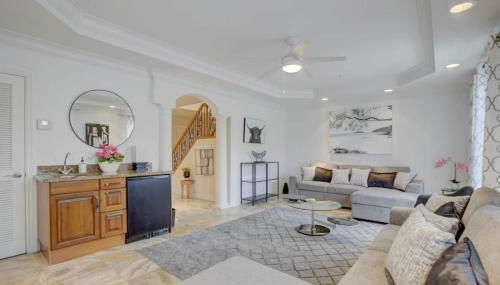 Private Patio Cali King Bed Walk to Las Olas - Foto 4