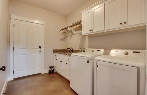 Lakefront Home with WiFi, Entertainment, Dock & Lake Views - Dogs OK - Photo 40