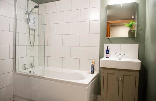 The Bolthole barn with wood-fired hot tub - Foto 12