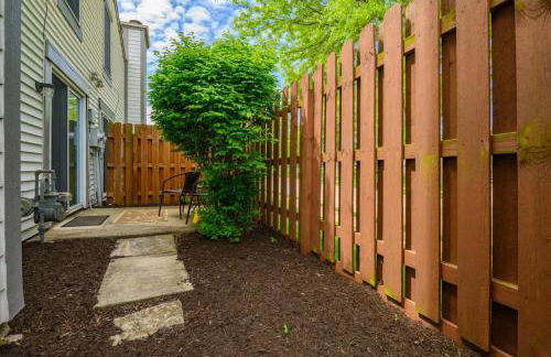 Quiet 2-Bedroom Condo with Garage and Fast Wi-Fi - Foto 22