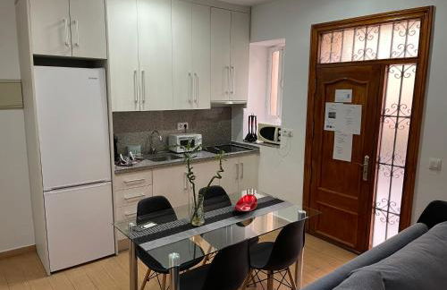 CASITA ANDALUZA CENTRO con PARKING sujeto a disponibilidad - Photo 2